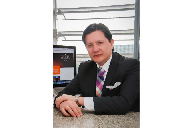 Emprendedor colombiano, primero en lanzar al mercado productos de blockchain.